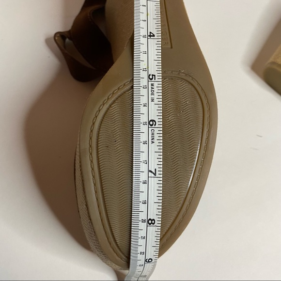 Tommy Hilfiger Wedge Sandals 8.5M New - Picture 5 of 8